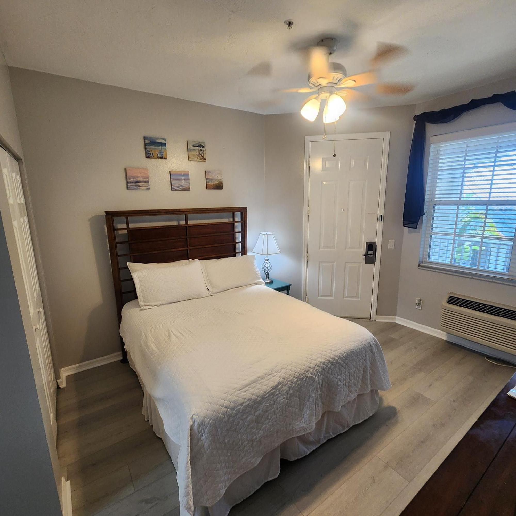1 Bed 1 Bath At Img Near Beach 브레던톤 외부 사진